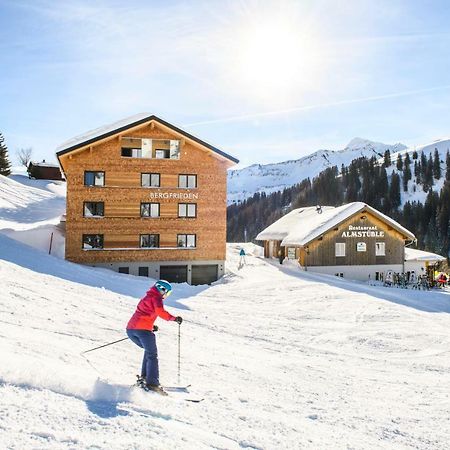 Almstueble Bergfrieden Otel Damuels Dış mekan fotoğraf
