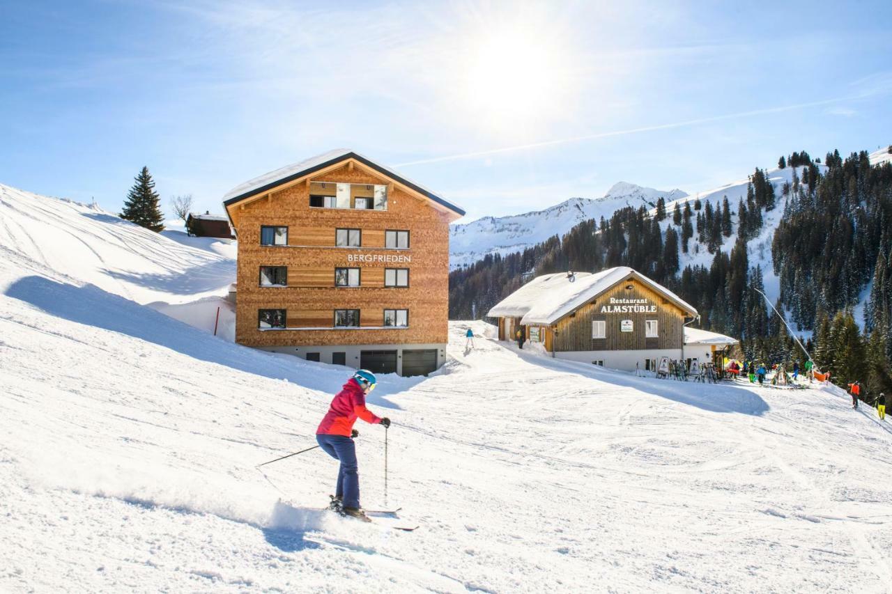 Almstueble Bergfrieden Otel Damuels Dış mekan fotoğraf