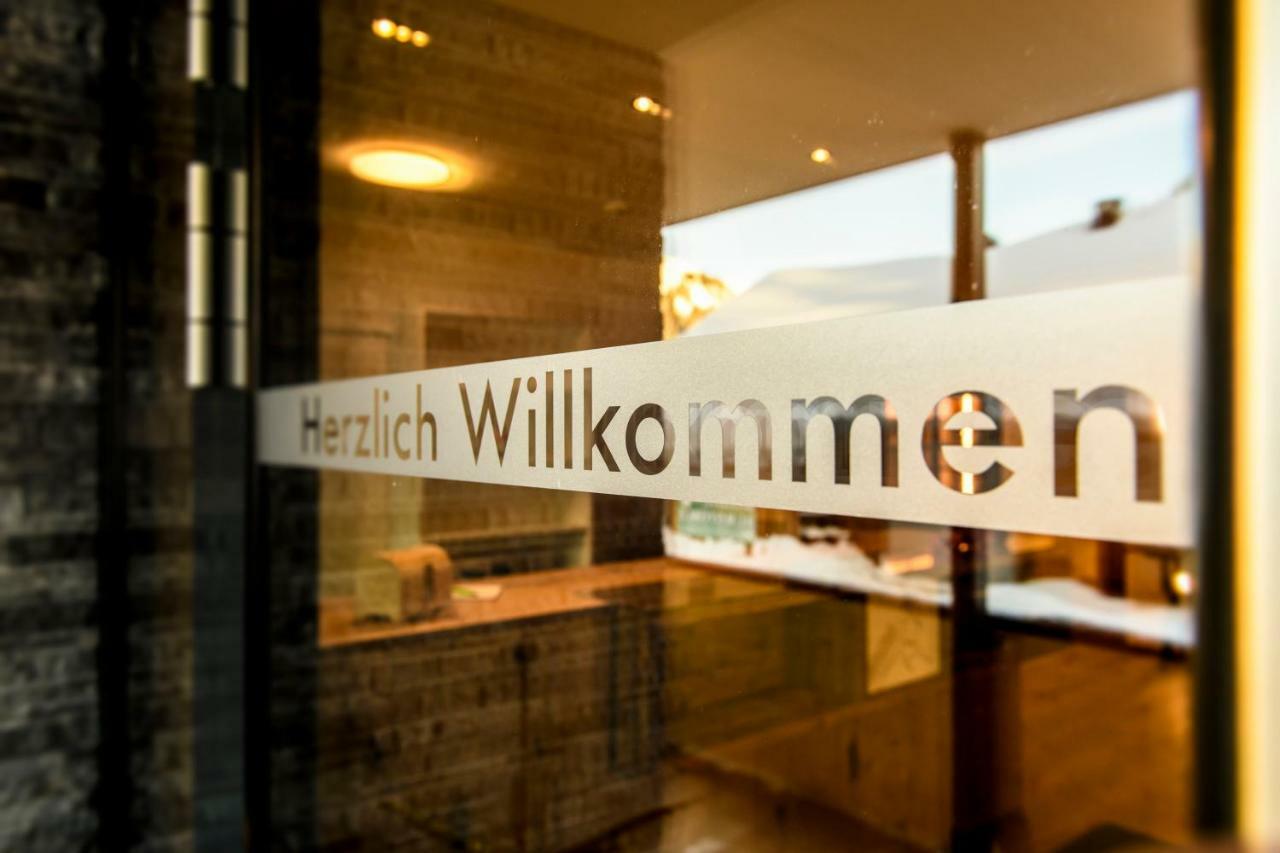Almstueble Bergfrieden Otel Damuels Dış mekan fotoğraf