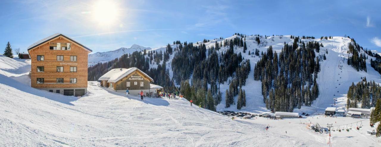 Almstueble Bergfrieden Otel Damuels Dış mekan fotoğraf